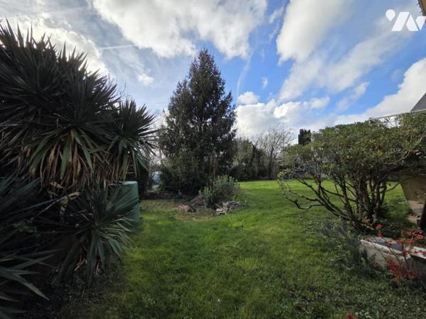 MAISON, LANESTER St GUENAEL