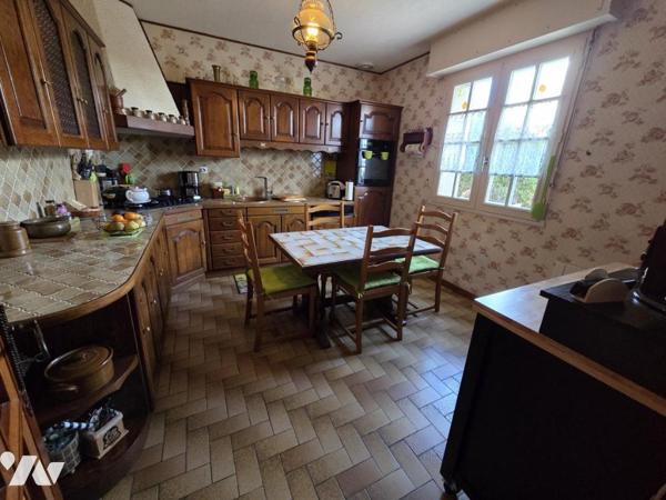 MAISON, LANESTER St GUENAEL