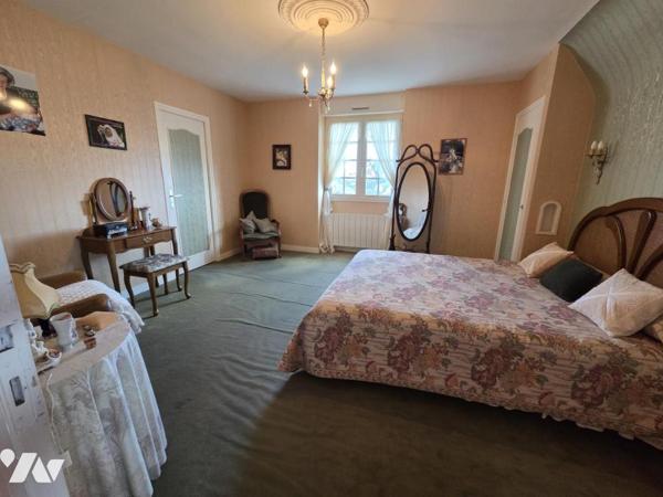 MAISON, LANESTER St GUENAEL