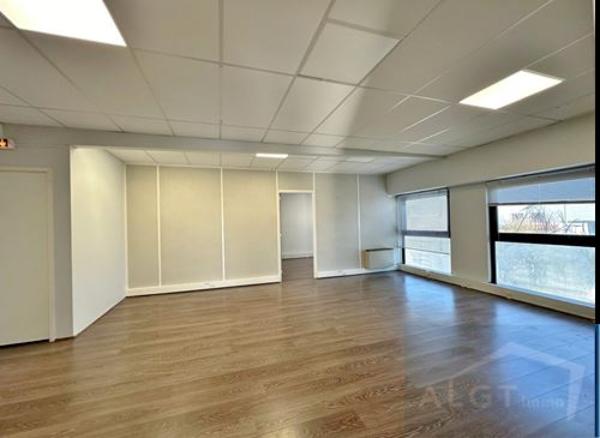 Local d'activité 672 m²