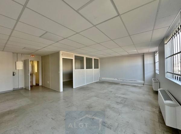Local d'activité 672 m²