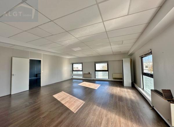 Local d'activité 672 m²