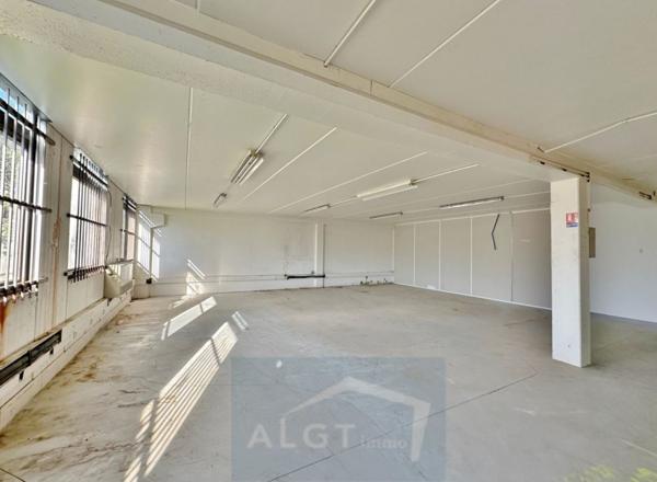 Local d'activité 672 m²
