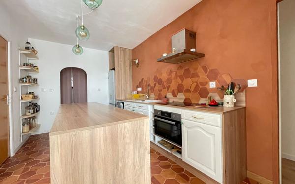 Maison à vendre    5 pièces •  Nîmes