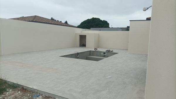 Narbonne (11100) villa neuve de plain pied avec piscine