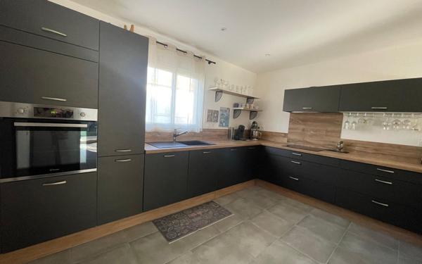 Maison à vendre    4 pièces •  Aigues-Vives