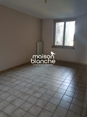  Maison F4 à Vasles