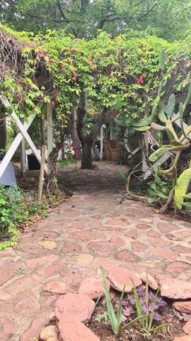 Le Bosc (34700) Ensemble maison + restaurant