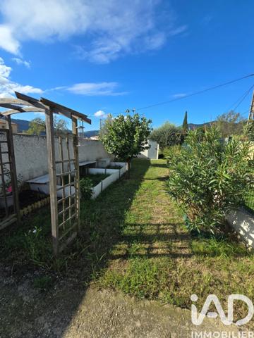 Maison à vendre 6 pièces 156 m² Cuges-les-Pins