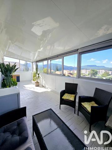 Maison à vendre 6 pièces 156 m² Cuges-les-Pins