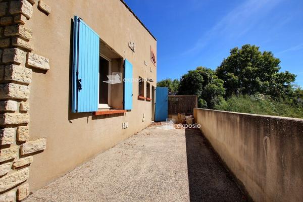 Maison à Saint-Cannat — Écrin de verdure plein centre au calme avec fort potentiel ( travaux)