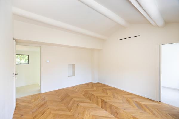 CARRÉ D’OR MARSEILLE 1300 - MAISON RÉNOVÉE TYPE 4 AVEC JARDIN, PISCINE ET DEUX STATIONNEMENTS