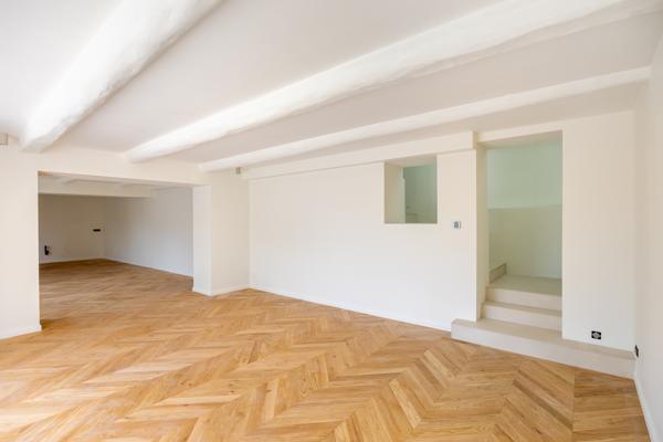 CARRÉ D’OR MARSEILLE 1300 - MAISON RÉNOVÉE TYPE 4 AVEC JARDIN, PISCINE ET DEUX STATIONNEMENTS