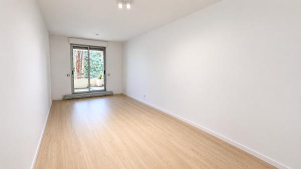 ROYAL FAURIEL, à vendre spacieux F3 de 94m2 avec terrasse et garage