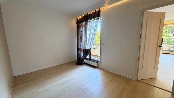 ROYAL FAURIEL, à vendre spacieux F3 de 94m2 avec terrasse et garage