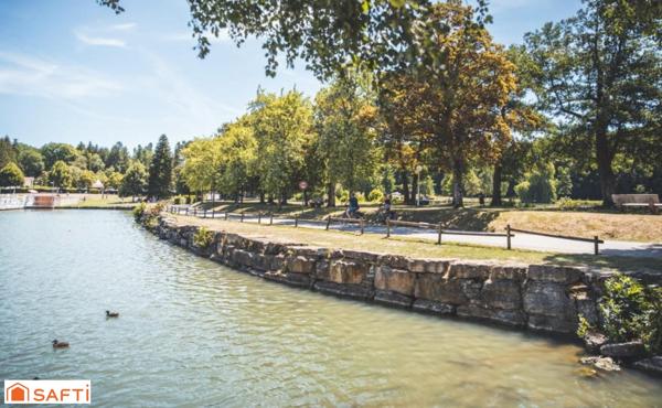 Superbe opportunité : fonds et murs commerciaux d'un hôtel de charme, bar, tabac, PMU, FDJ, en face du parc thermal