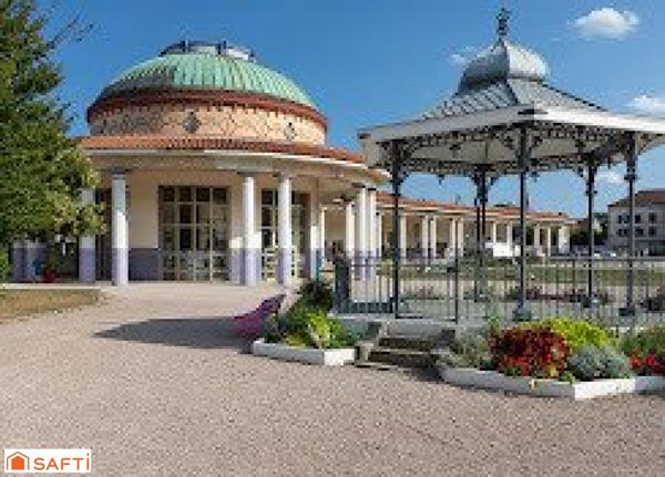 Superbe opportunité : fonds et murs commerciaux d'un hôtel de charme, bar, tabac, PMU, FDJ, en face du parc thermal