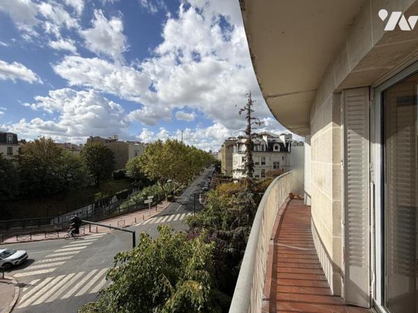 METRO SAINT MANDE - T4 avec balcon, vue sur le Bois de Vincennes, ascenseur, cave et gardien