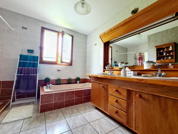 Beau pavillon avec grand terrain ? À 5 minutes de Bologne