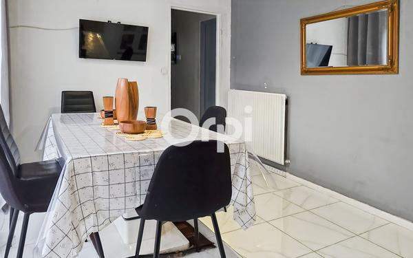 Maison à vendre    6 pièces •  Fosses