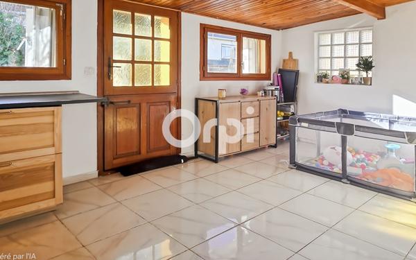 Maison à vendre    6 pièces •  Fosses