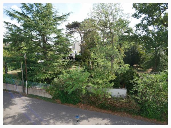 APPARTEMENT DANS UN ENVIRONNEMENT VERDOYANT CALME avec cave et parking