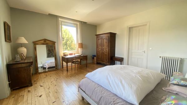 Villars (42390) Propriété de 226m2 habitables sur 3600 m2 de parc arboré et clos avec piscine et dépendance