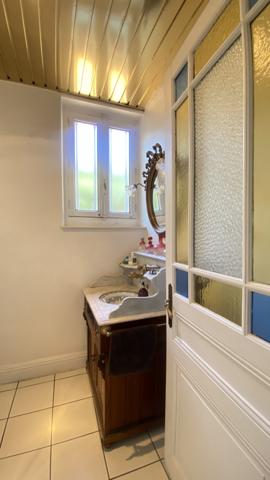 Villars (42390) Propriété de 226m2 habitables sur 3600 m2 de parc arboré et clos avec piscine et dépendance