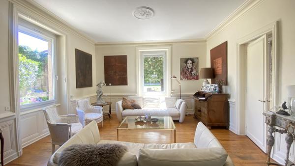 Villars (42390) Propriété de 226m2 habitables sur 3600 m2 de parc arboré et clos avec piscine et dépendance