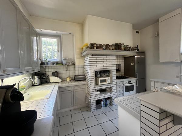 Villars (42390) Propriété de 226m2 habitables sur 3600 m2 de parc arboré et clos avec piscine et dépendance