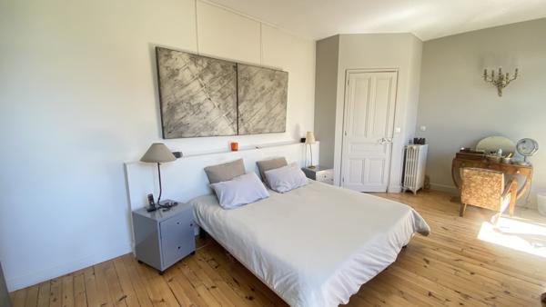 Villars (42390) Propriété de 226m2 habitables sur 3600 m2 de parc arboré et clos avec piscine et dépendance