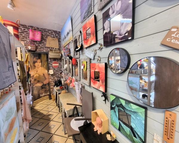 EXCLUSIVITÉ CAPIFRANCE ST-PIERRE d'OLÉRON AVendre 507m² emplacement n°1 immeuble mixte et maison en pierre