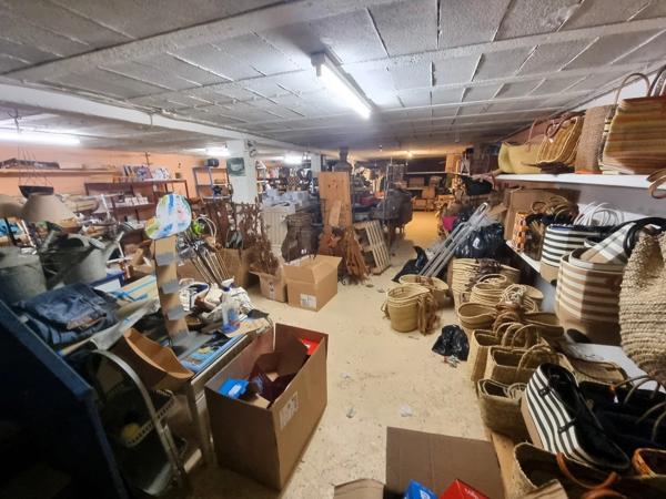 EXCLUSIVITÉ CAPIFRANCE ST-PIERRE d'OLÉRON AVendre 507m² emplacement n°1 immeuble mixte et maison en pierre