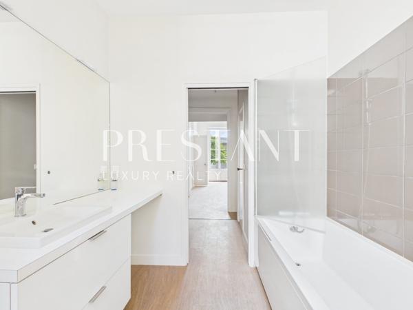 BORDEAUX CHARTRONS – APPARTEMENT BOURGEOIS AVEC BALCON – POSSIBILITE T4, BORDEAUX
