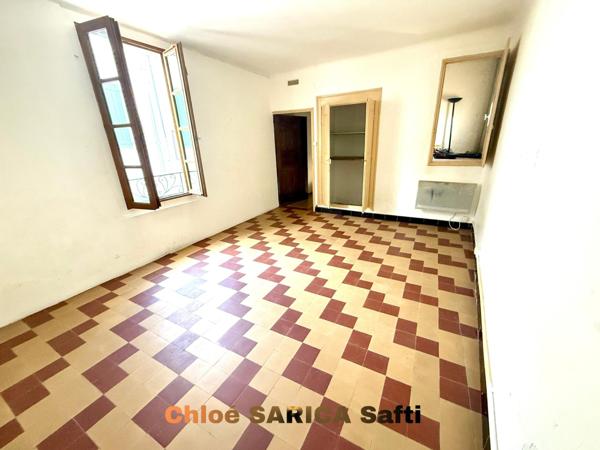 Maison de village à rénover – 72 m² sur 4 niveaux – Fort potentiel – Forcalquier