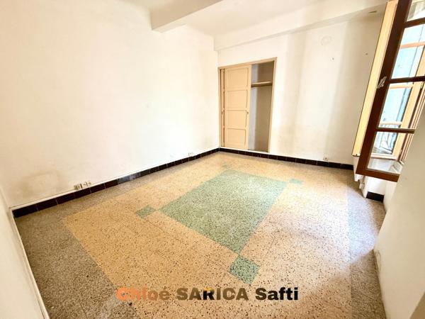 Maison de village à rénover – 72 m² sur 4 niveaux – Fort potentiel – Forcalquier