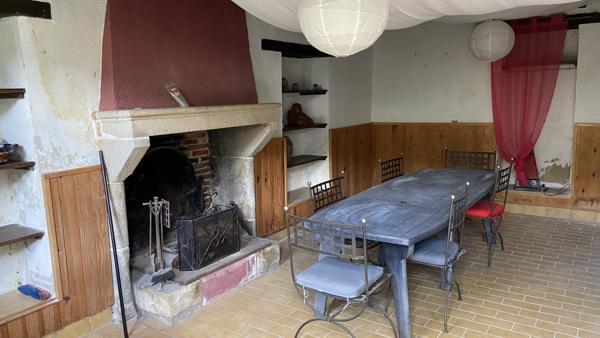 PROPRIETE DE CARACTERE CENTRE BOURG