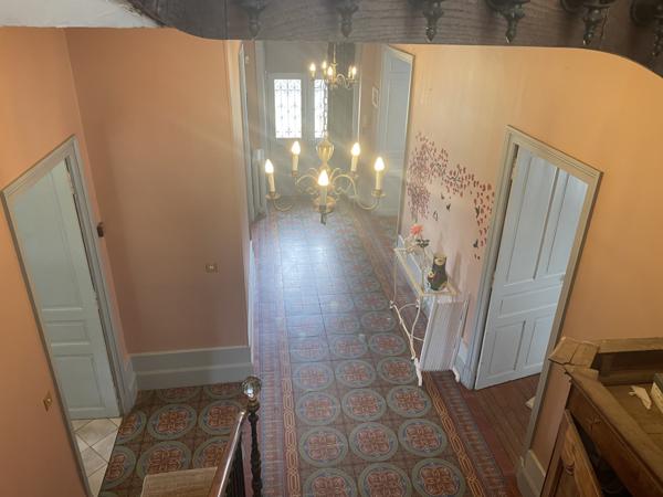 PROPRIETE DE CARACTERE CENTRE BOURG