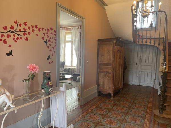 PROPRIETE DE CARACTERE CENTRE BOURG