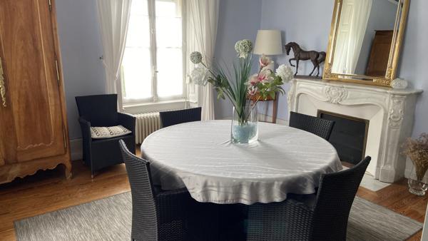 PROPRIETE DE CARACTERE CENTRE BOURG