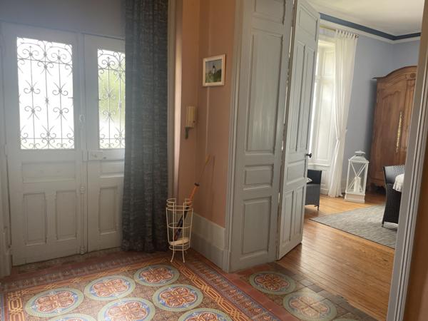 PROPRIETE DE CARACTERE CENTRE BOURG