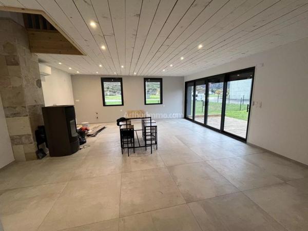 Vente Local commercial 400 m2 à Virignin