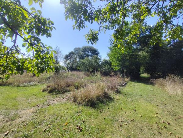 Ensemble immobilier, possibilité gites 15 mn gare de Surgères - 20 mn autoroute A10- 40 mn La Rochelle