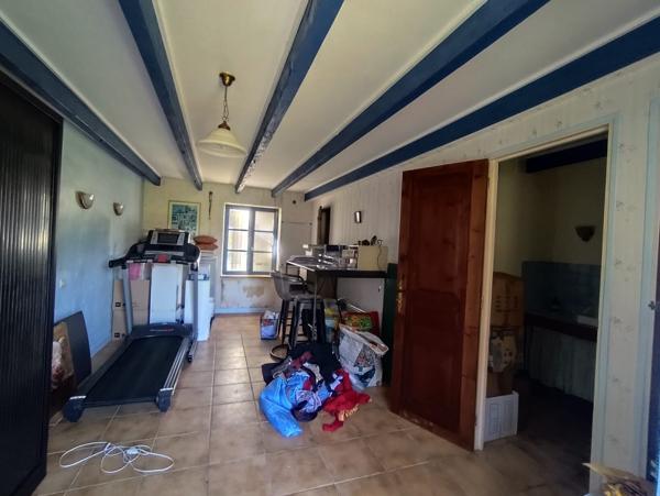 Ensemble immobilier, possibilité gites 15 mn gare de Surgères - 20 mn autoroute A10- 40 mn La Rochelle