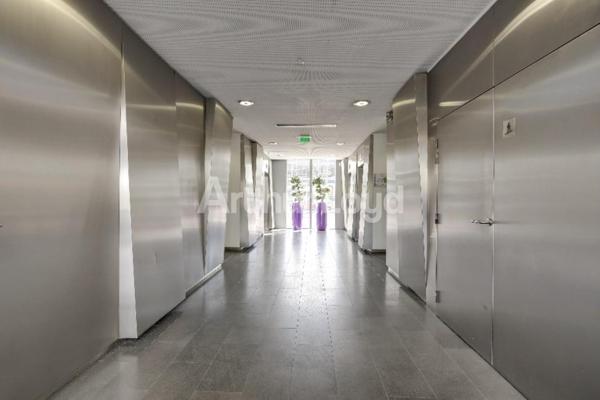 Bureaux à louer à Euralille accès direct gares et hall rénové