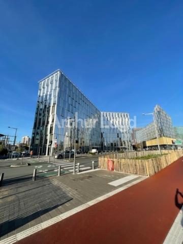 Bureaux à louer à Euralille accès direct gares et hall rénové