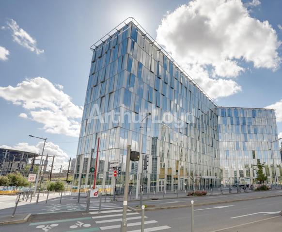 Bureaux à louer à Euralille accès direct gares et hall rénové