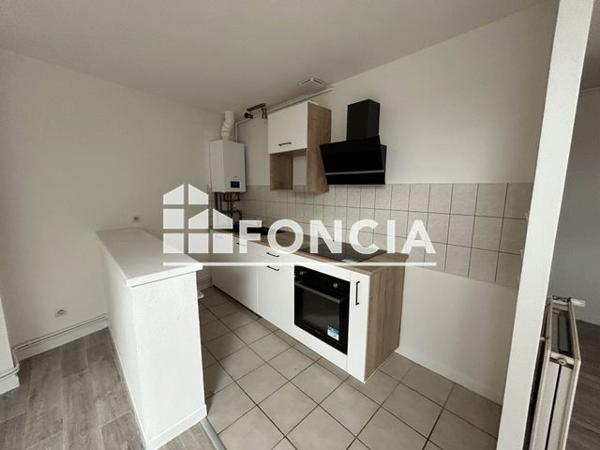 Location Appartement 2 pièces 43.8 m² - 35 AVENUE GAMBETTA Roanne 42300