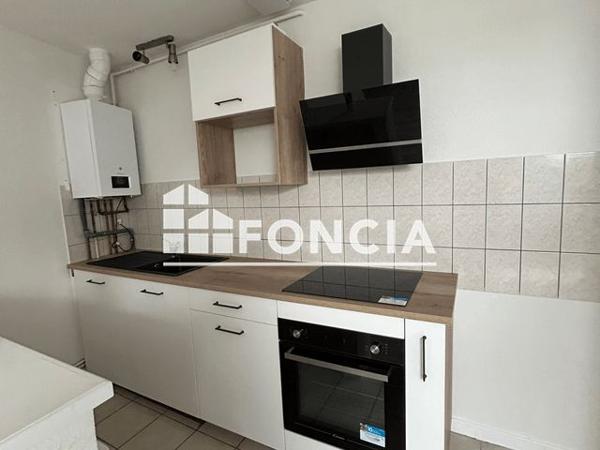 Location Appartement 2 pièces 43.8 m² - 35 AVENUE GAMBETTA Roanne 42300