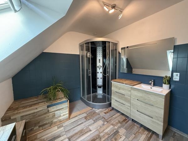 Lesconil – Jolie Maison de 100m² avec Terrasse & Garage à Quelques pas de la Plage et des Commerces
